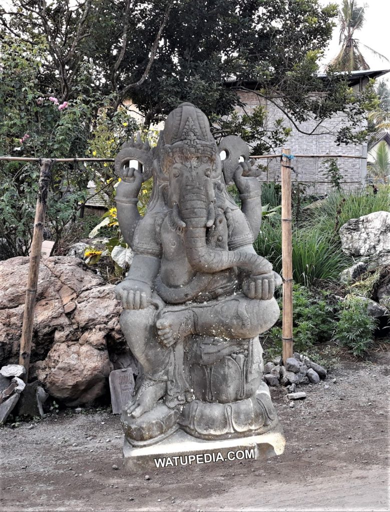 Patung ganesha duduk karya pemahat blangkunan