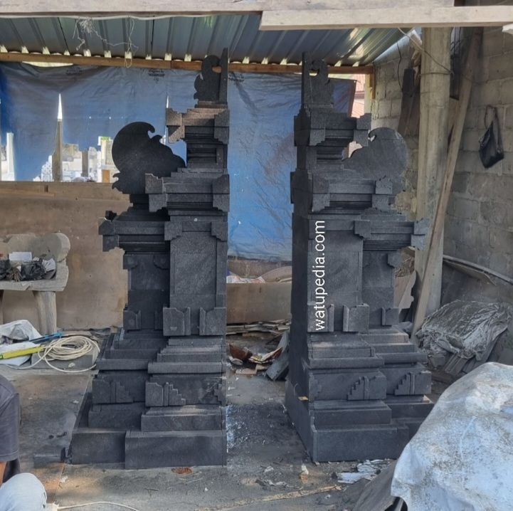gapura batu tempel tinggi 2 meter