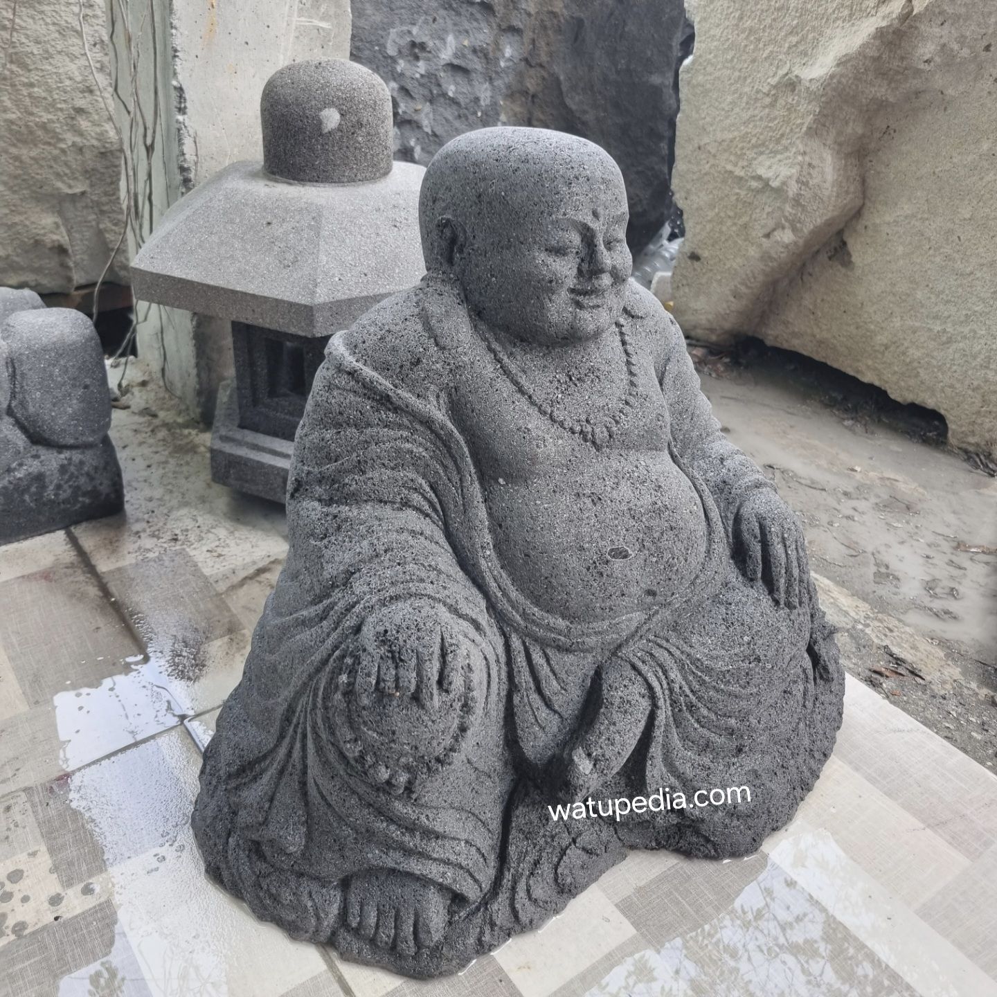 patung zen garden budha ketawa